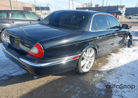 2006 Jaguar Xj Xjr из США, поврежденный, VIN SAJWA73C96TH00889